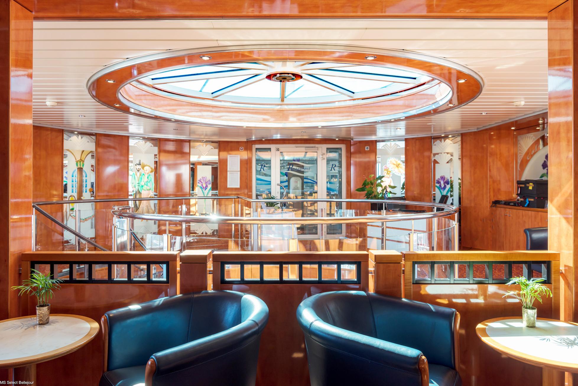 Vitral del Atrium del MS Bellejour CRUCEROS MS BELLEJOUR CRUCEMUNDO CRUCEROS FLUVIALES RHIN CRUCEROS FLUVIALES DANUBIO CRUCEROS FLUVIALES ALEMANIA CRUCEROS FLUVIALES AUSTRIA CRUCEROS FLUVIALES EN ESPAÑOL CRUCEROS CRUCEMUNDO CRUCEROS FLUVIALES CRUCEROS POR RIO CRUCEROS RIN CRUCEROS DANUBIO CRUCEROS RHIN DANUBE CRUISES RHINE CRUISES MS BELLEJOUR CRUISES CRUCEROS BELLEJOUR #Crucemundo #CrucerosFluviales #CrucerosRhin #CrucerosDanubio #CrucerosPaisesBajos #CrucerosenEspañol